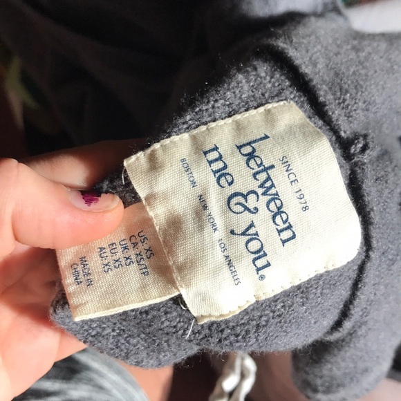 gray over sized sweater - Picture 4 of 4